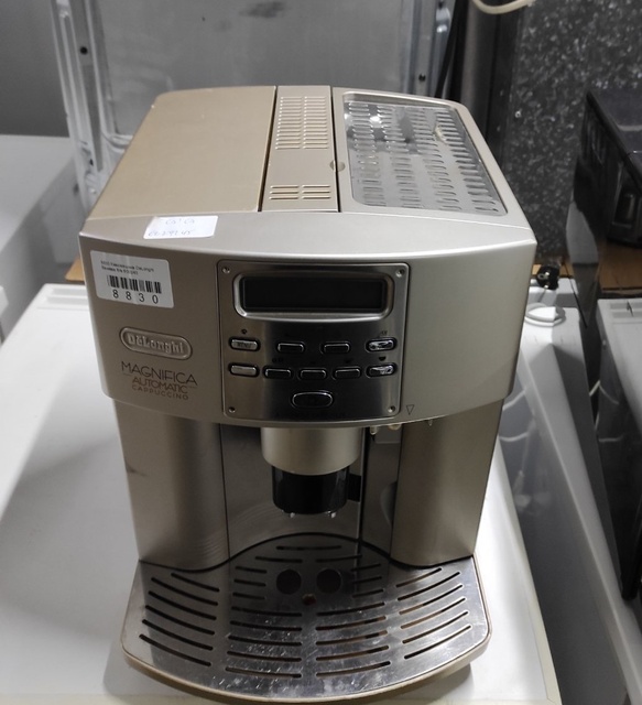 Кофемашина DELONGHI EK-01122020